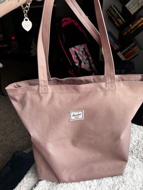 Herschel Supply Company Tote in Dusty Pink
